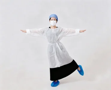 isolation gown for fluid protection